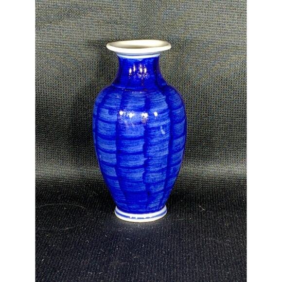 Small Porcelain Blue Vase White Apple Blossoms Design - Picture 3 of 5